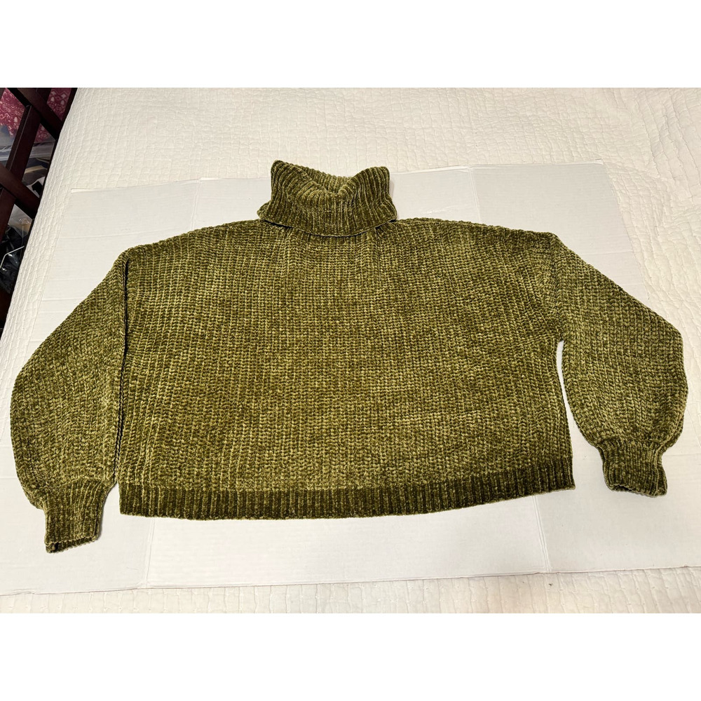 Zenanna Women's Cowl Neck‎ Sweater Size Small Green